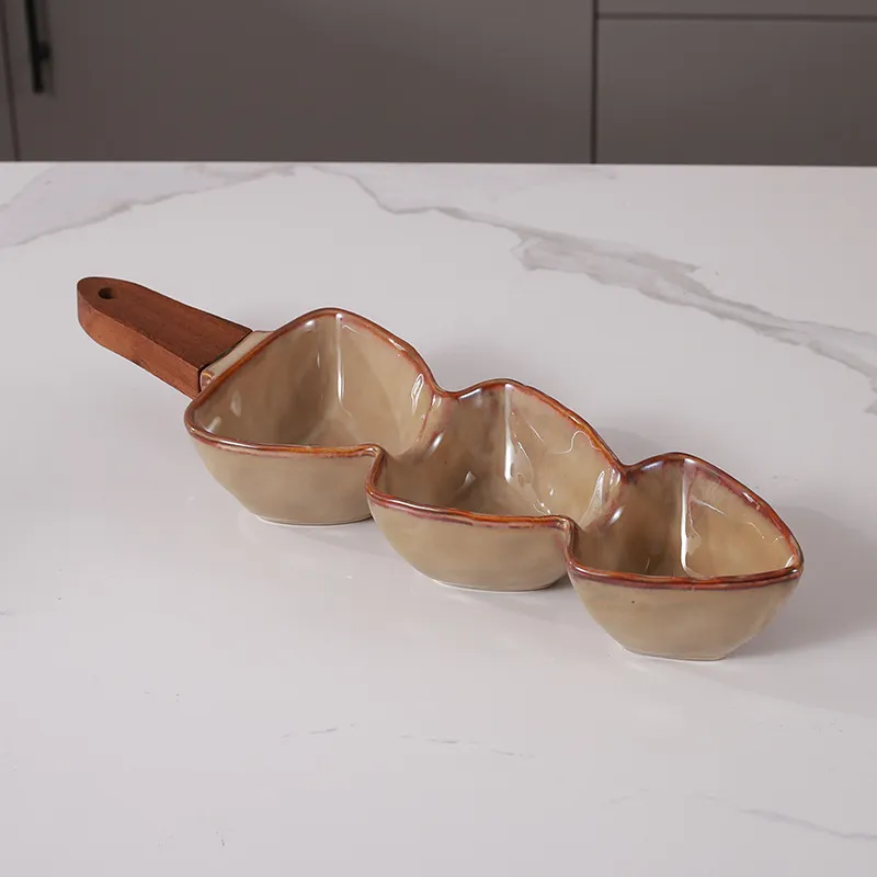 European Creative Ceramic Portion Bowl Snack Bowl with Wooden Handle