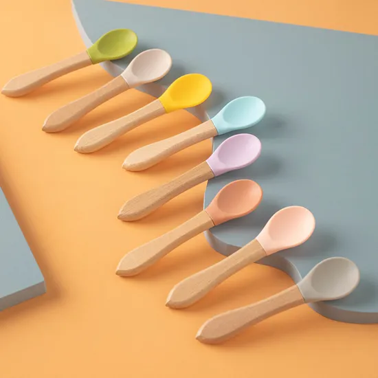 Pet Supplies Silicone Pet Cat Dog Feeding Spoon with Beech Wood Handle
