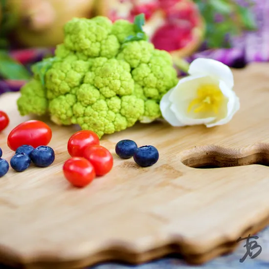 Custom Bamboo Serving Board with Slate Shape Design for Fruits