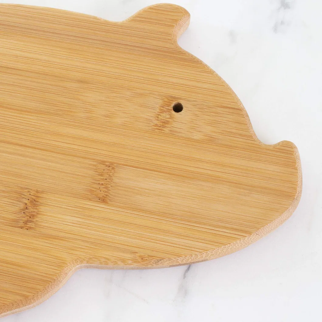 Adorable Pig-Shaped Bamboo Fruit Chopping Board for Kitchen Use