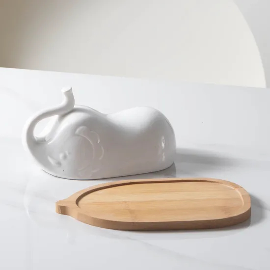 Heart-Shaped Stoneware/Porcelain Covered Butter Dish Butter Container with Bamboo Tray
