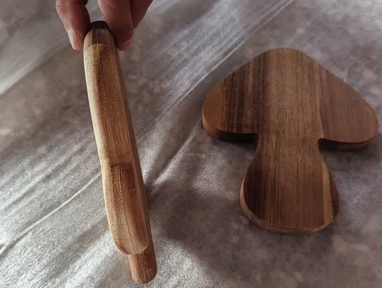 Stylish Mushroom and Acorns Shaped Acacia Wood Serving Plates for Snack / Nuts