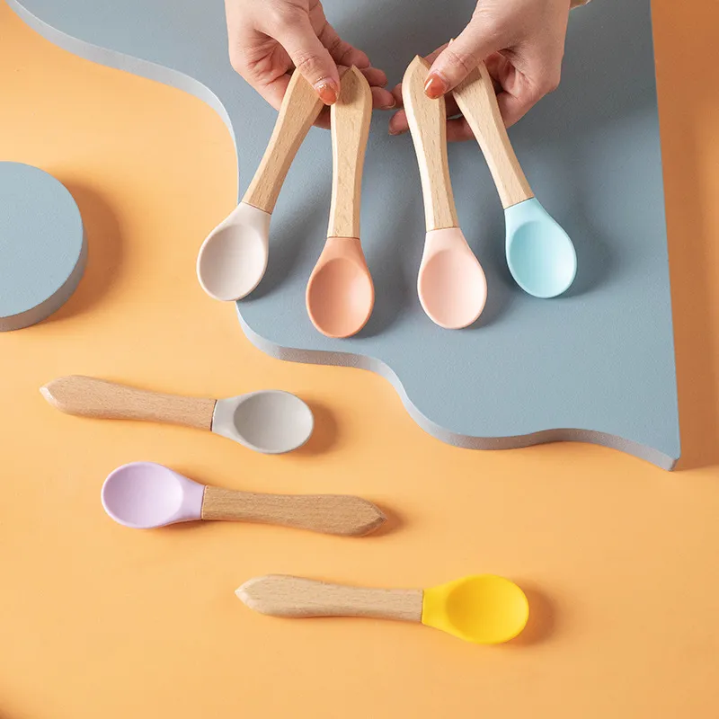 Pet Supplies Silicone Pet Cat Dog Feeding Spoon with Beech Wood Handle