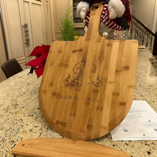 Wholesale Large Solid Wood 22X14 Inch Bamboo Bread Board Pizza Board with Handle